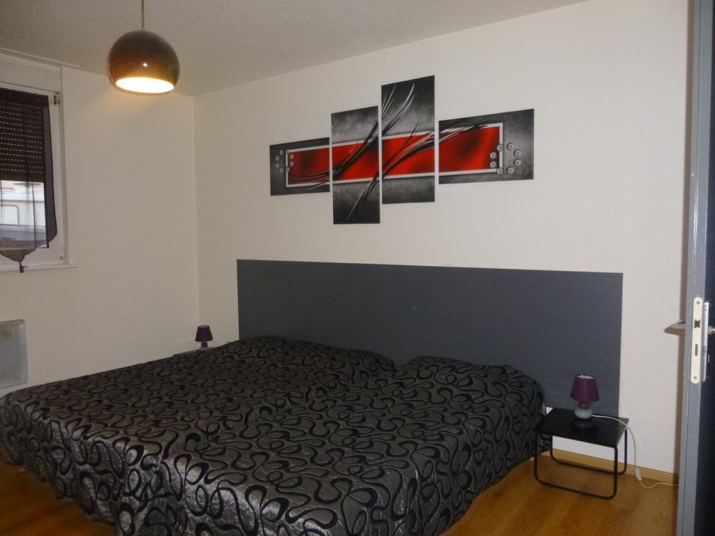 Studio/Hotel Porte De France Saint-Louis  Habitación foto